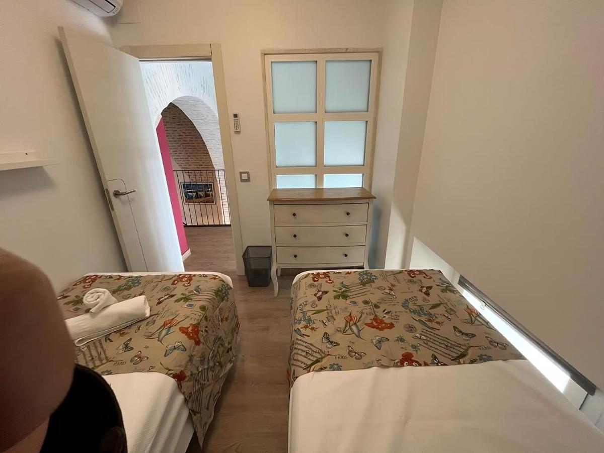 Apartamentos Living Sevilla Centro Maestranza Eksteriør billede