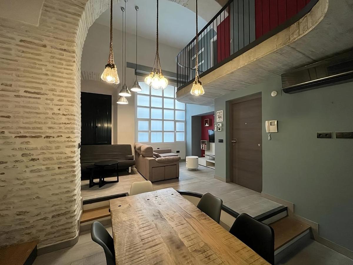 Apartamentos Living Sevilla Centro Maestranza Eksteriør billede