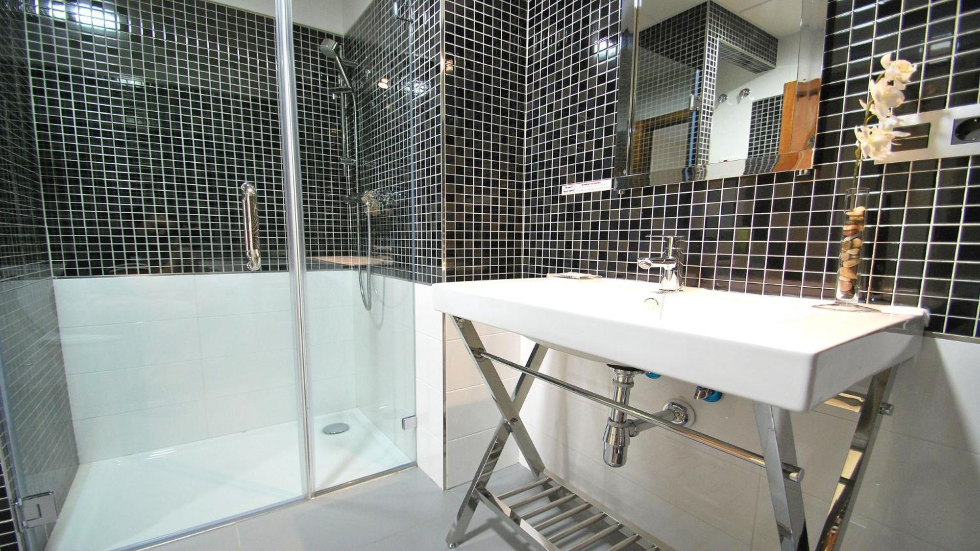 Apartamentos Living Sevilla Centro Maestranza Eksteriør billede